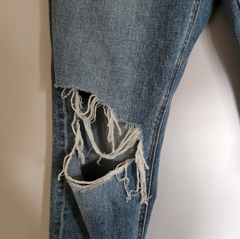 American Eagle Outfitters Light Blue High-Rise Ripped Jeans - Picture 5 of 16